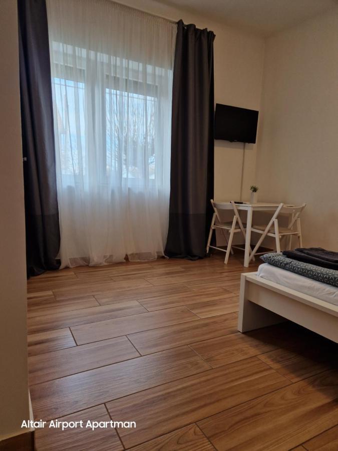 Altair Airport Apartman เวคชีส์ ภายนอก รูปภาพ