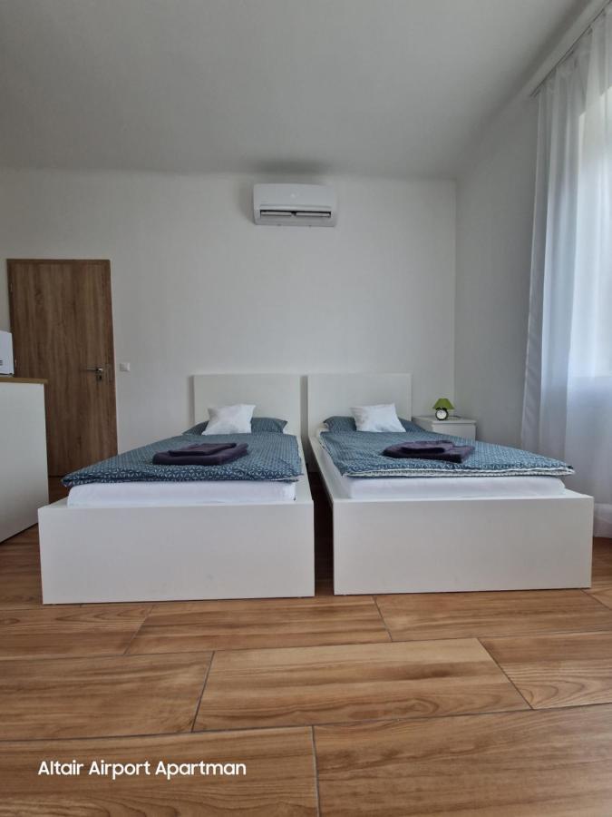 Altair Airport Apartman เวคชีส์ ภายนอก รูปภาพ